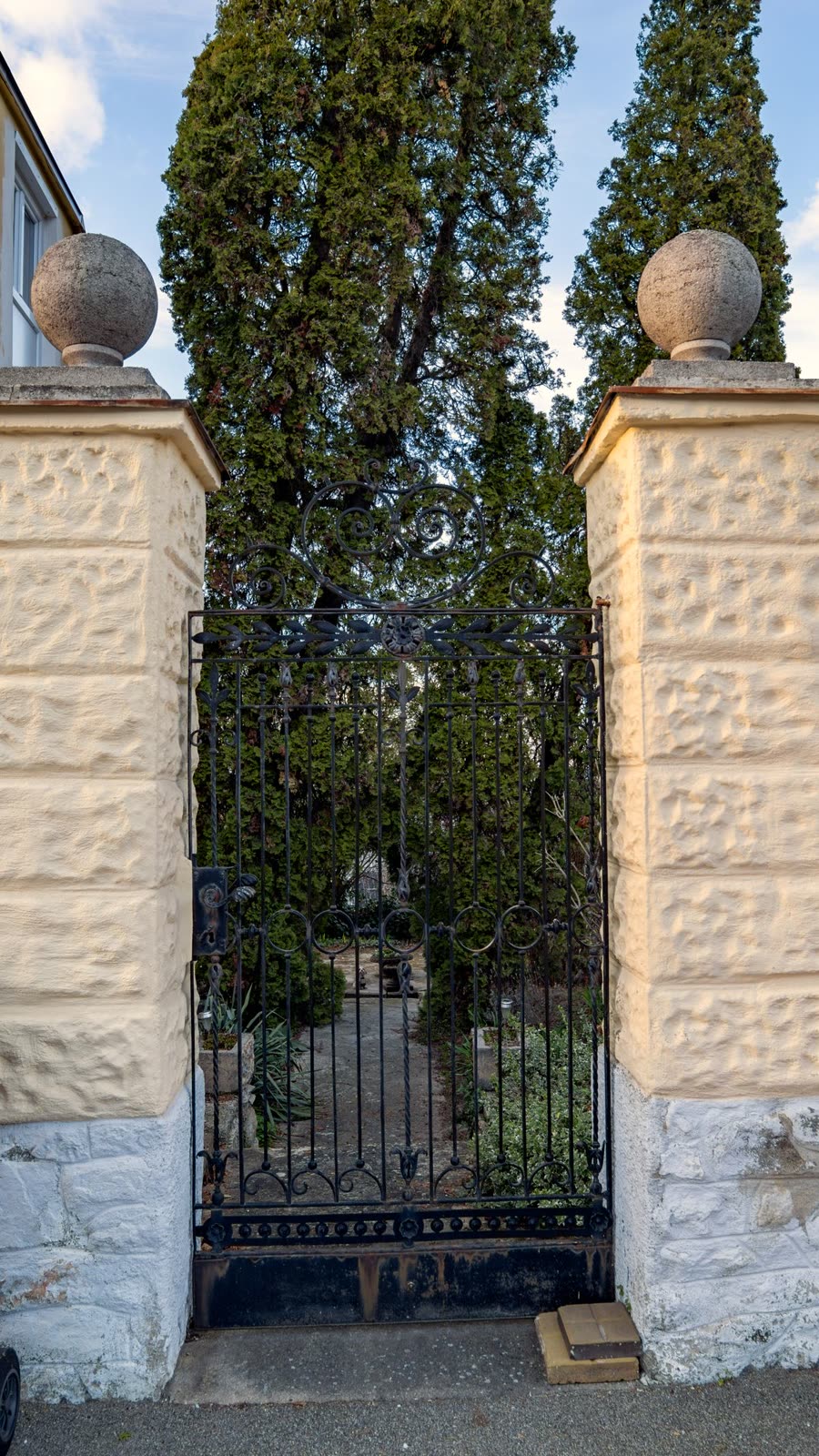Gate Features